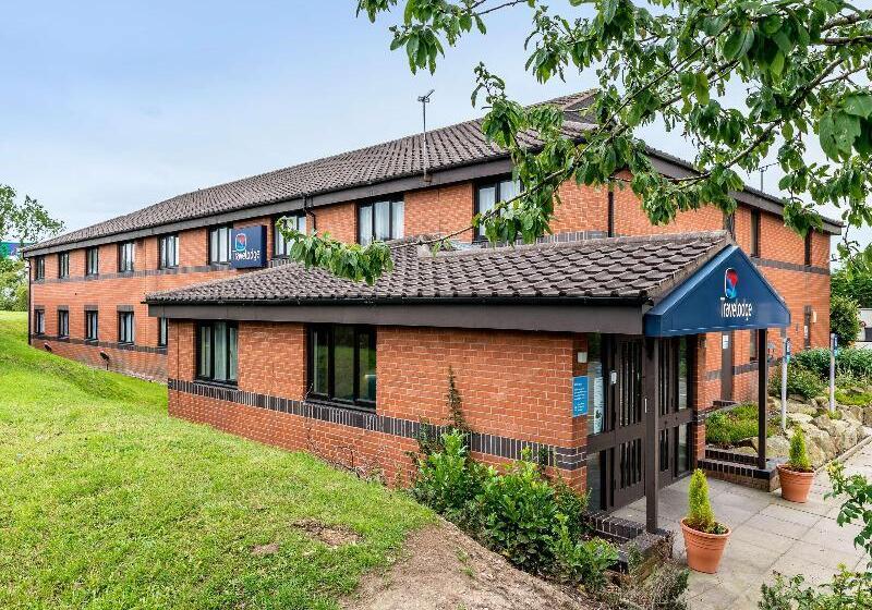 Отель Travelodge Middlewich