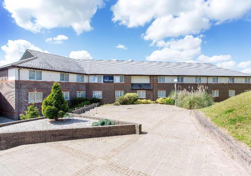 فندق Travelodge Saltash