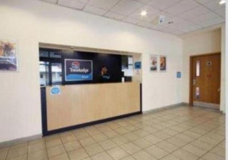 Отель Travelodge Slough