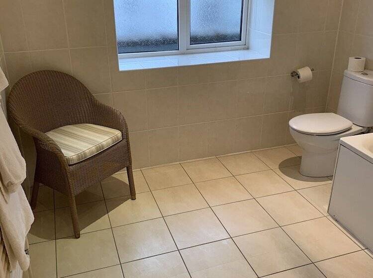 בית מלון כפרי The Trouville Bournemouth