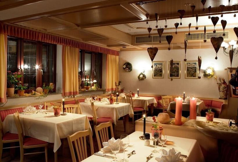 호텔 Und Restaurant Landshuter Hof