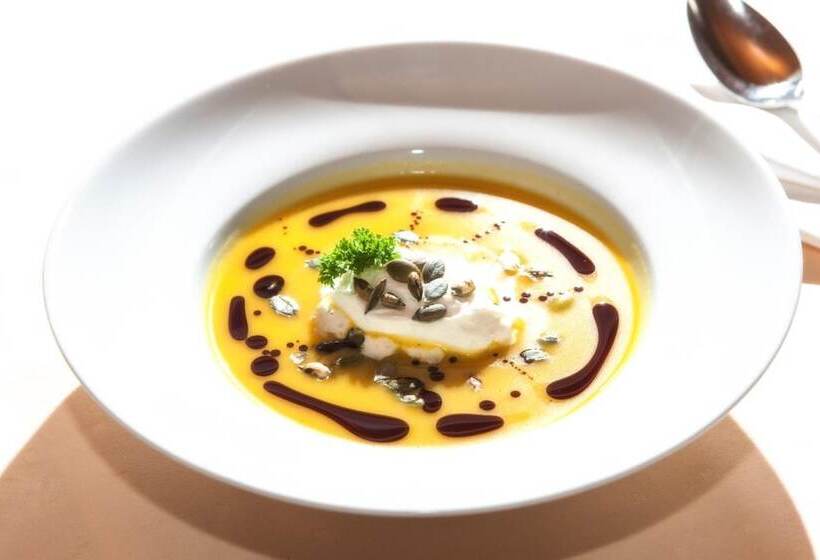 호텔 Und Restaurant Landshuter Hof