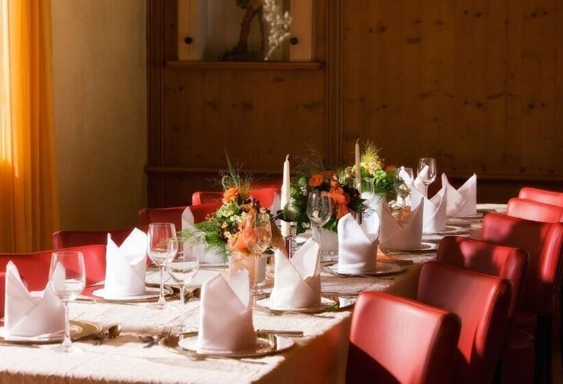 호텔 Und Restaurant Landshuter Hof