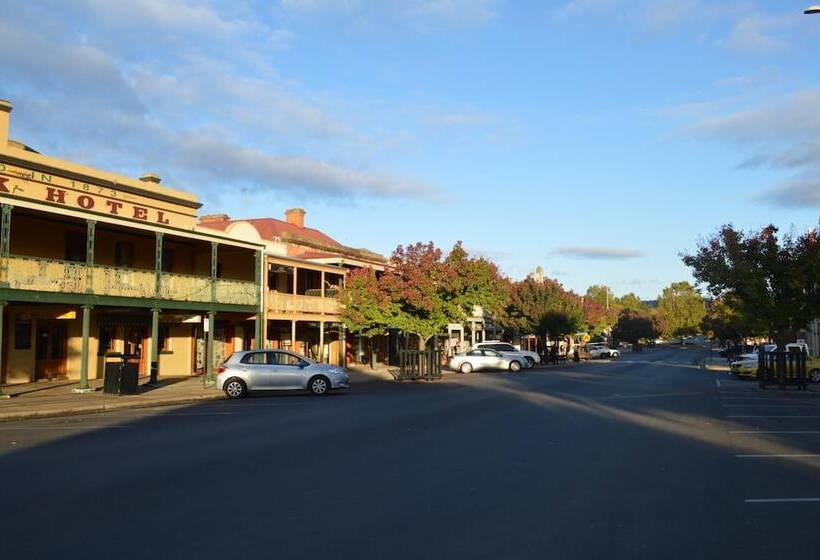 בית מלון כפרי Wanderlight Motor Inn