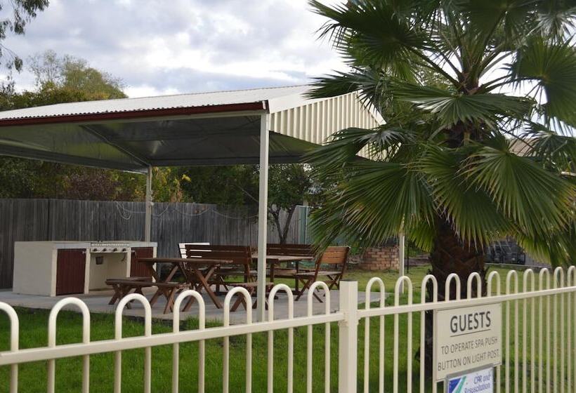 בית מלון כפרי Wanderlight Motor Inn