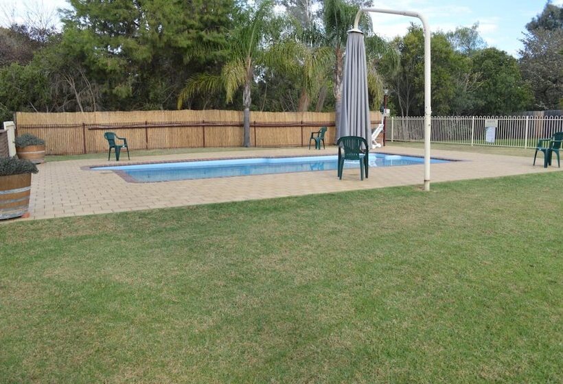 בית מלון כפרי Wanderlight Motor Inn