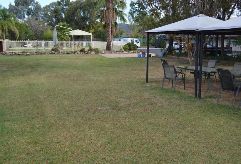 בית מלון כפרי Wanderlight Motor Inn