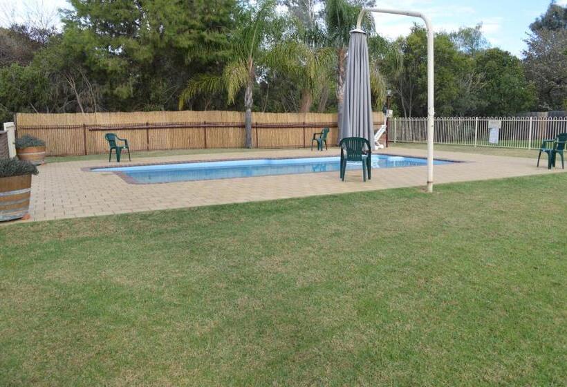 בית מלון כפרי Wanderlight Motor Inn