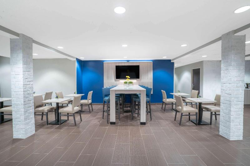 هتل Quality Inn & Suites