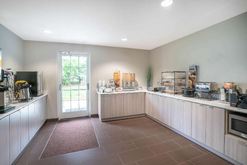 هتل Quality Inn & Suites