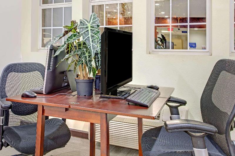 Microtel Inn & Suites By Wyndham Stockbridge/atlanta I75