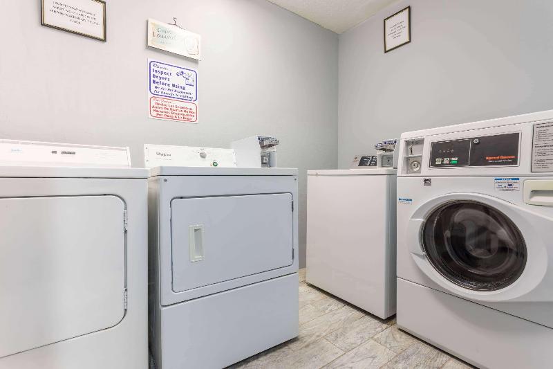 Microtel Inn & Suites By Wyndham Stockbridge/atlanta I75