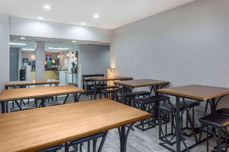 Microtel Inn & Suites By Wyndham Stockbridge/atlanta I75