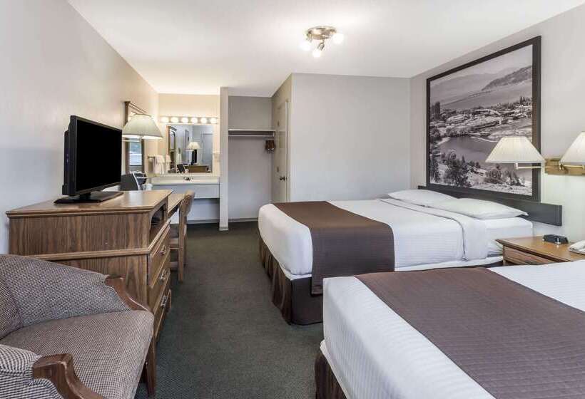 汽车旅馆  Super 8 By Wyndham Kelowna Bc