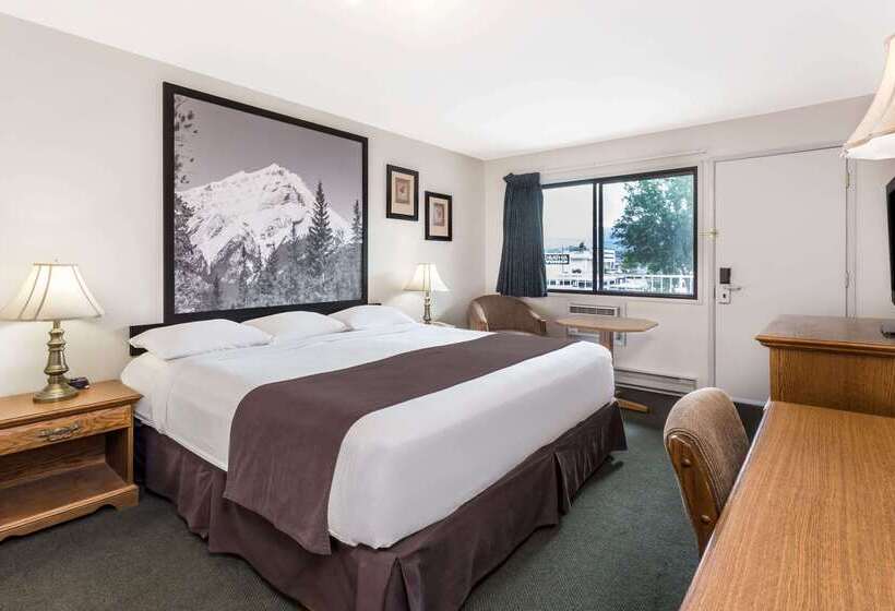 汽车旅馆  Super 8 By Wyndham Kelowna Bc