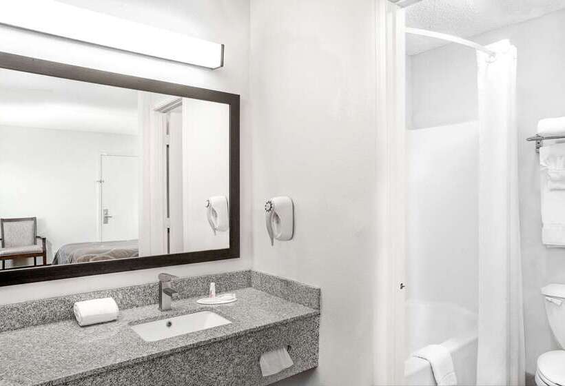 مُتل Super 8 By Wyndham Lafayette