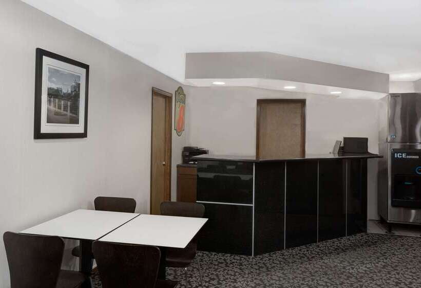 فندق على الطريق Super 8 By Wyndham Lafayette