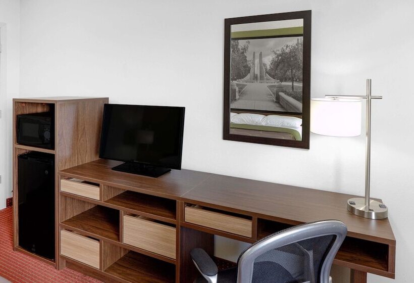 مُتل Super 8 By Wyndham Lafayette