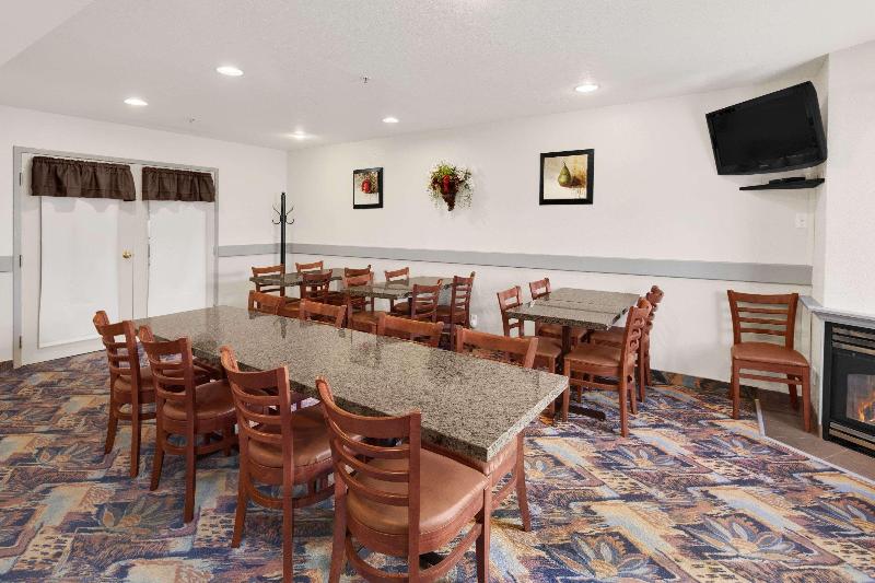 فندق على الطريق Super 8 By Wyndham Swift Current