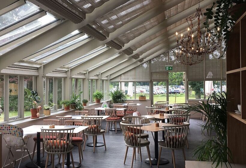 New Park Manor Hotel A Luxury Family