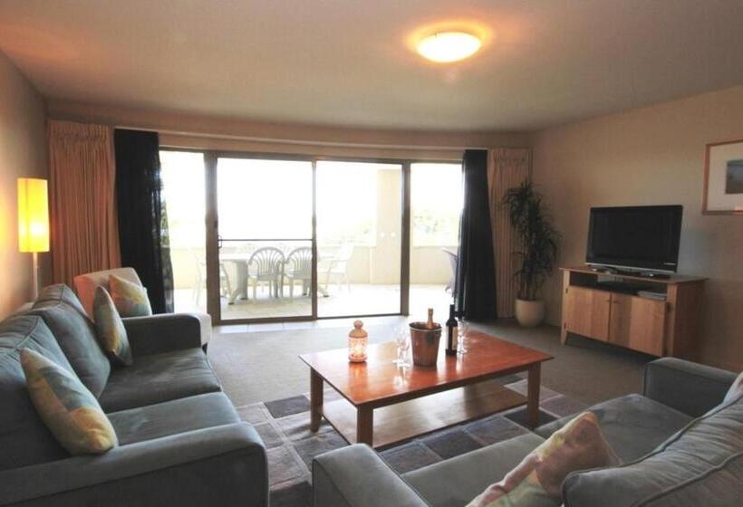 Riverside Holiday Apartments