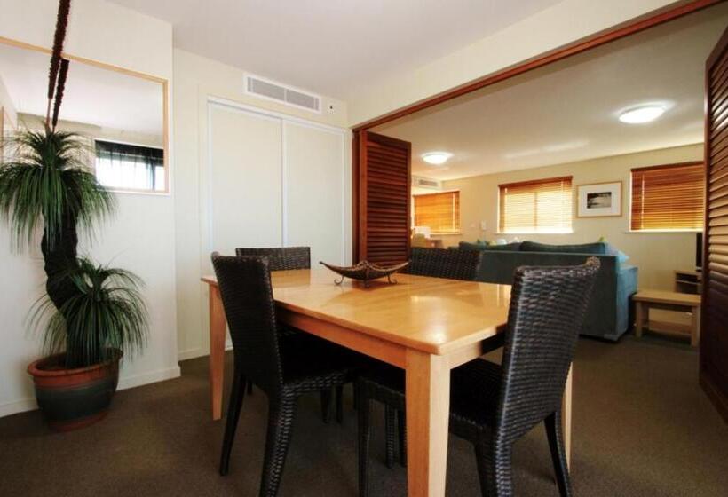 Riverside Holiday Apartments