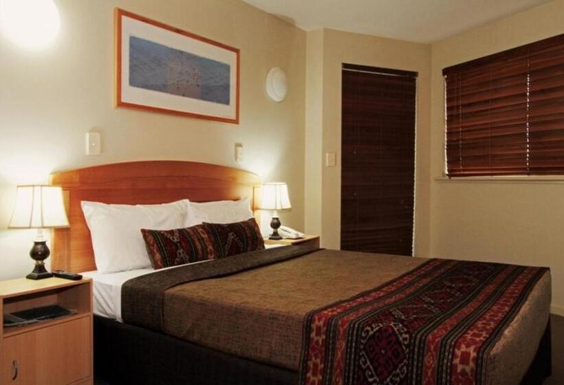 Riverside Holiday Apartments