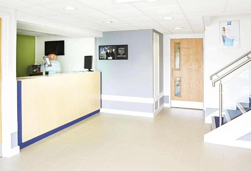 Warrington Motel, J20 M6 Lymm Services