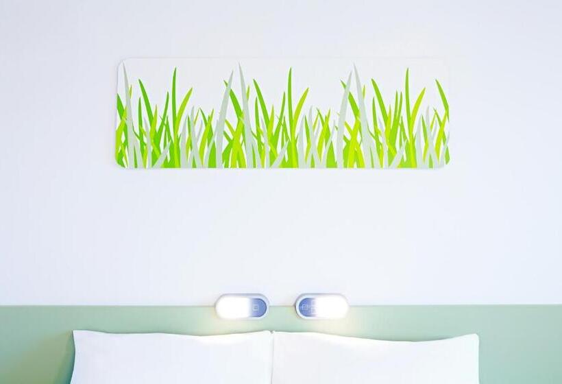 Warrington Motel, J20 M6 Lymm Services