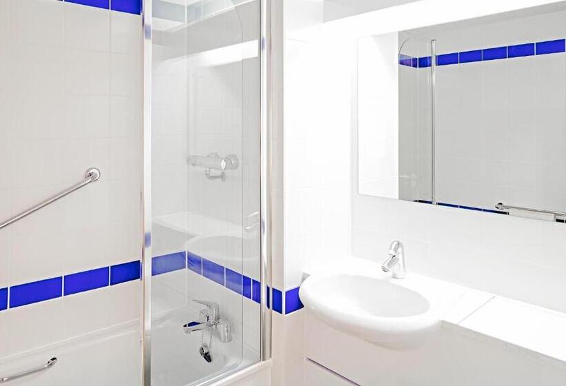 Warrington Motel, J20 M6 Lymm Services