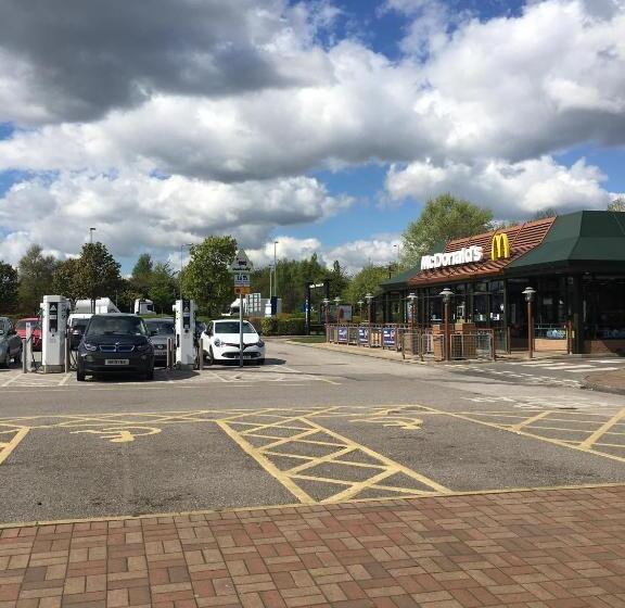 Warrington Motel, J20 M6 Lymm Services