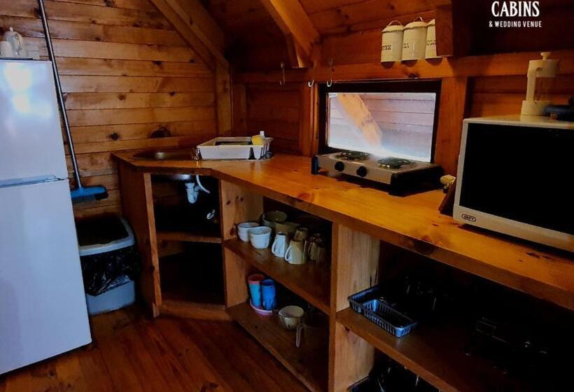 호스텔 Plett Forest Cabins