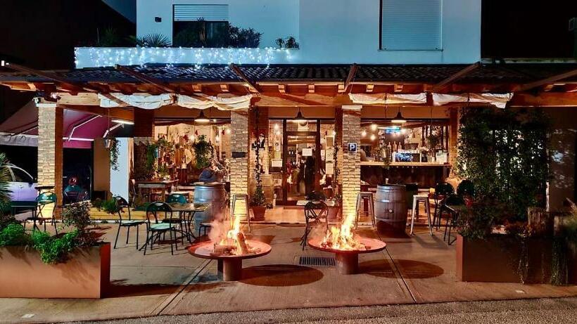 住宿加早餐  Bacarìa Bed&breakfast