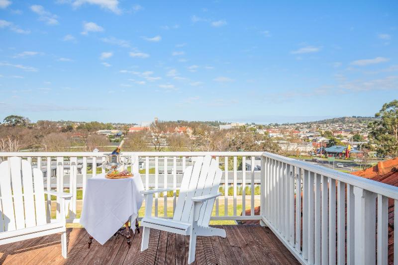 مبيت وإفطار Delgattie Estate