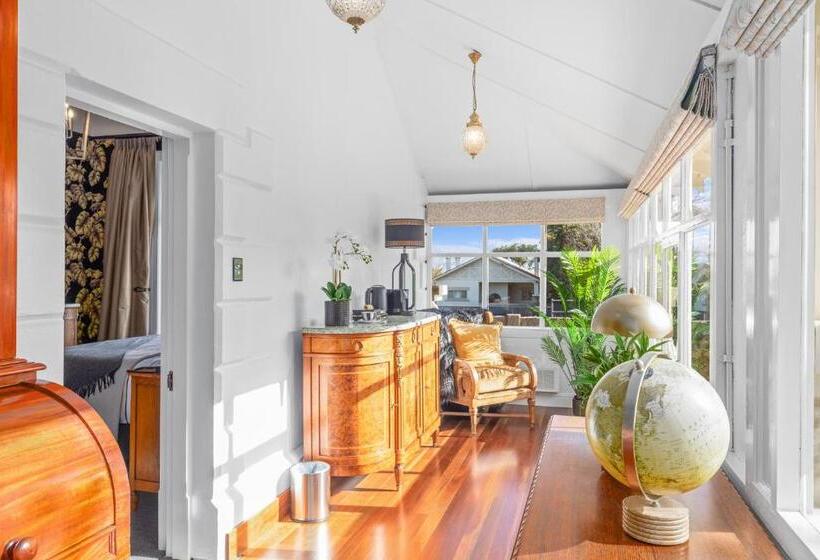 مبيت وإفطار Delgattie Estate