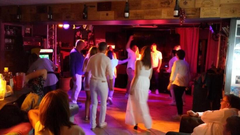 مبيت وإفطار Hostelry Music Repetition