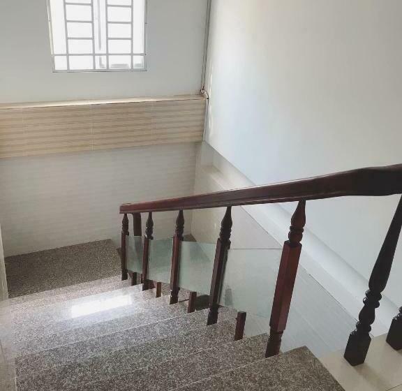 تختخواب و صبحانه Nha Nghi 79