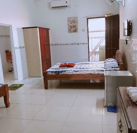 تختخواب و صبحانه Nha Nghi 79