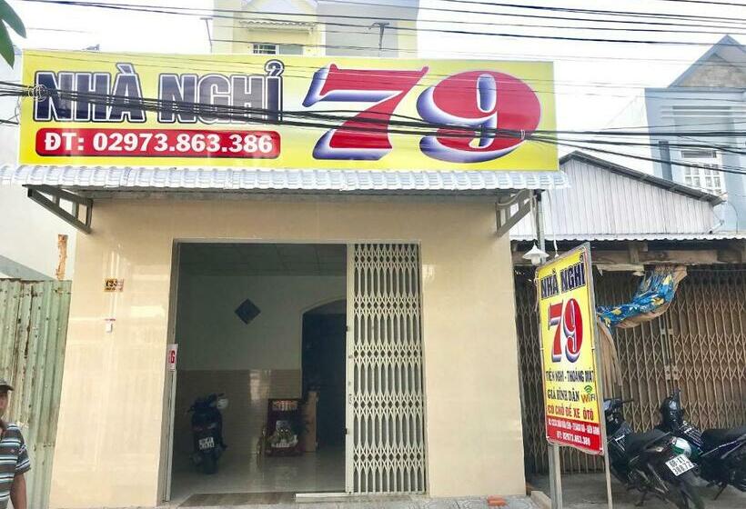 تختخواب و صبحانه Nha Nghi 79