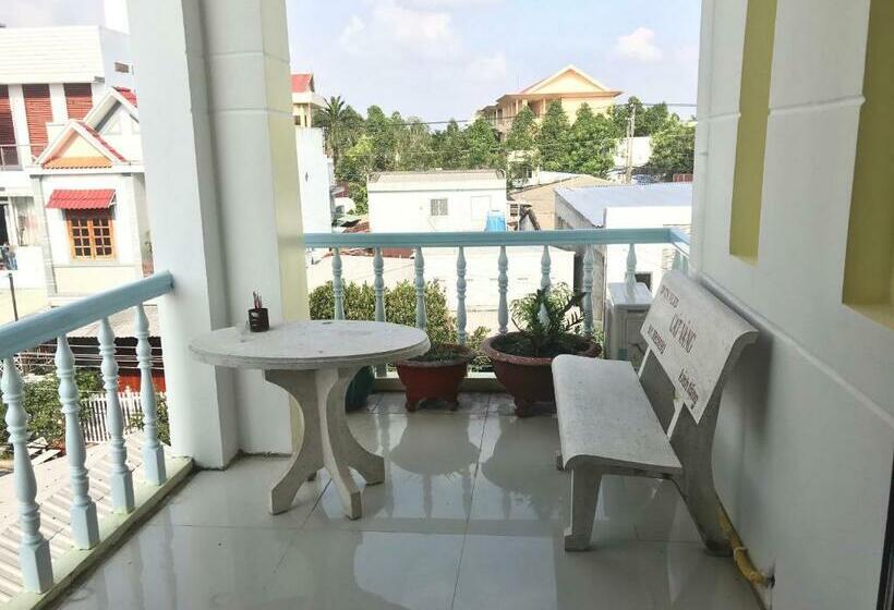 تختخواب و صبحانه Nha Nghi 79