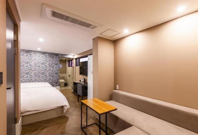 Browndot Hotel Sasang Renecite
