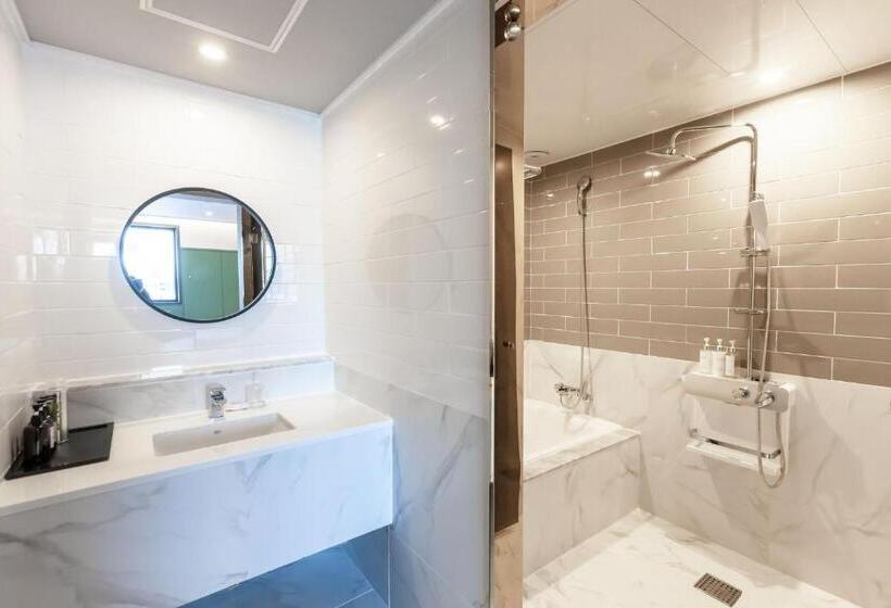 Browndot Hotel Sasang Renecite