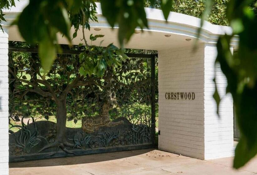 Crestwood Bed & Breakfast