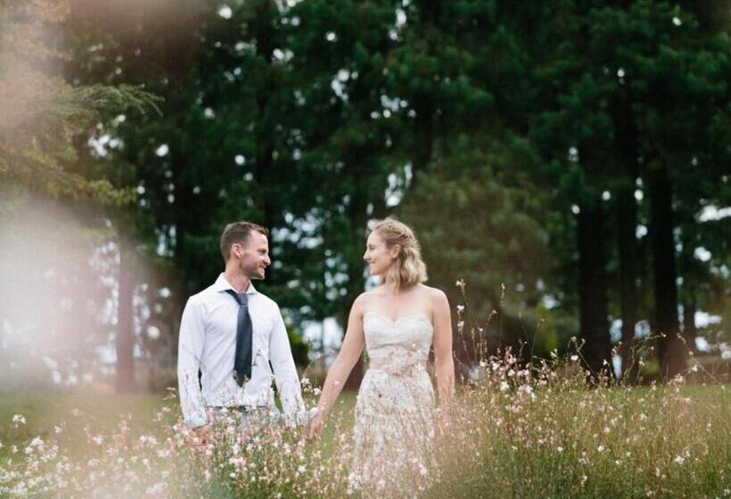 Crestwood Bed & Breakfast