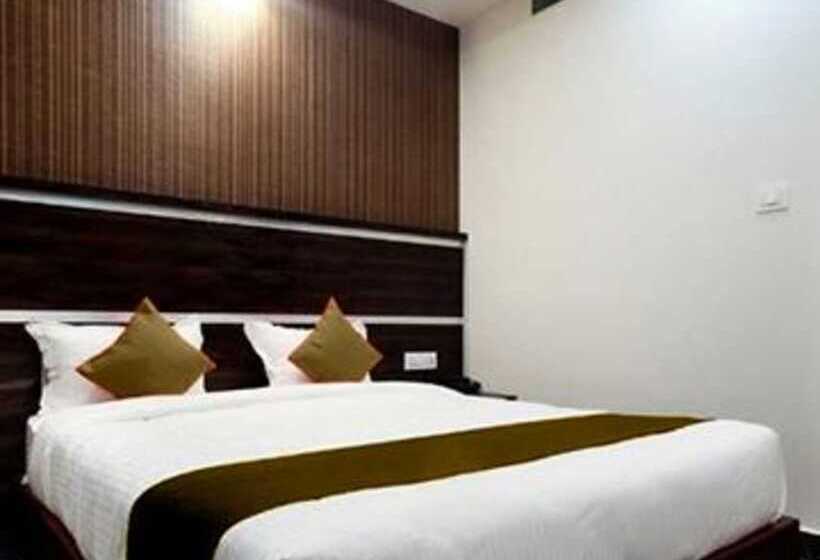 Fabhotel Prime Suloka Towers   500m From View Point, Kaveri River