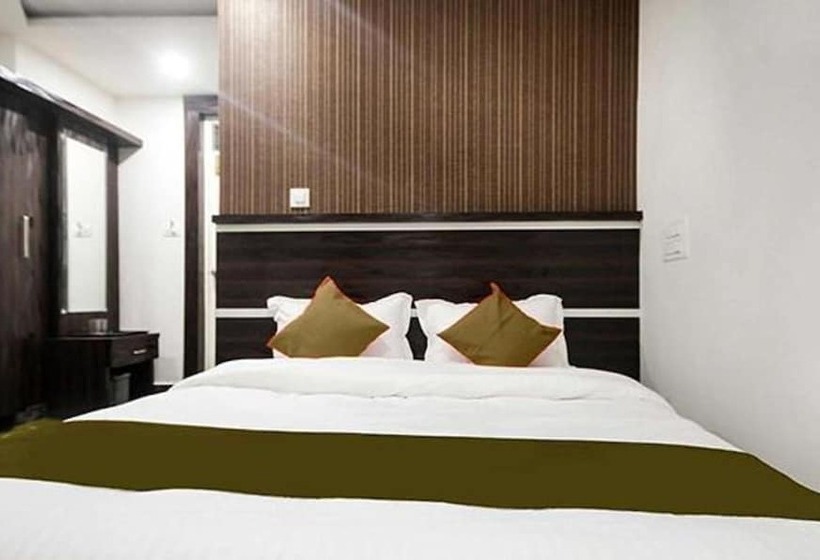 Fabhotel Prime Suloka Towers   500m From View Point, Kaveri River