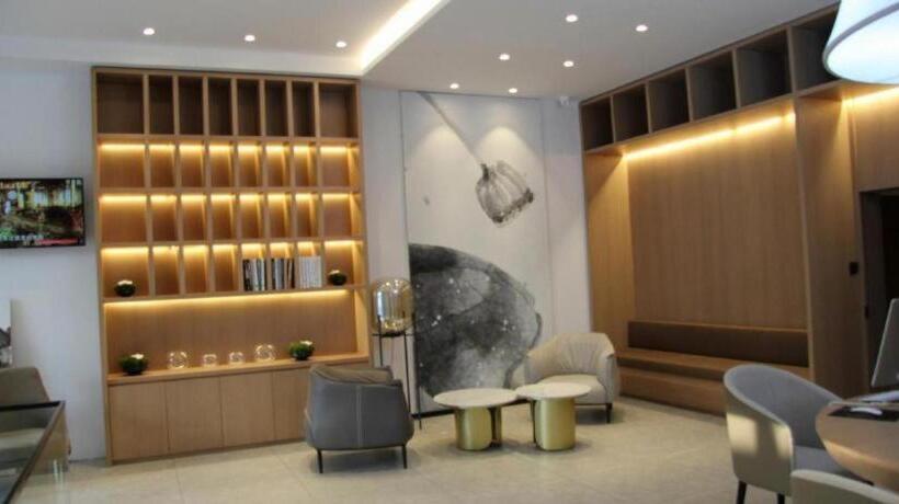 בית מלון כפרי 7 Days Premium· Daqing City Government Wanda Plaza