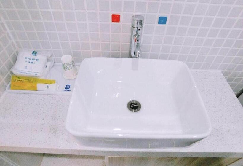 酒店 7days Inn Zhuhai Crocodile Island Bohuang Furniture Baiteng Lake Branch