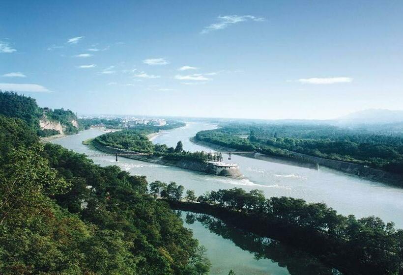 Отель 7days Premium Chengdu Dujiangyan Qingcheng Mountain Branch