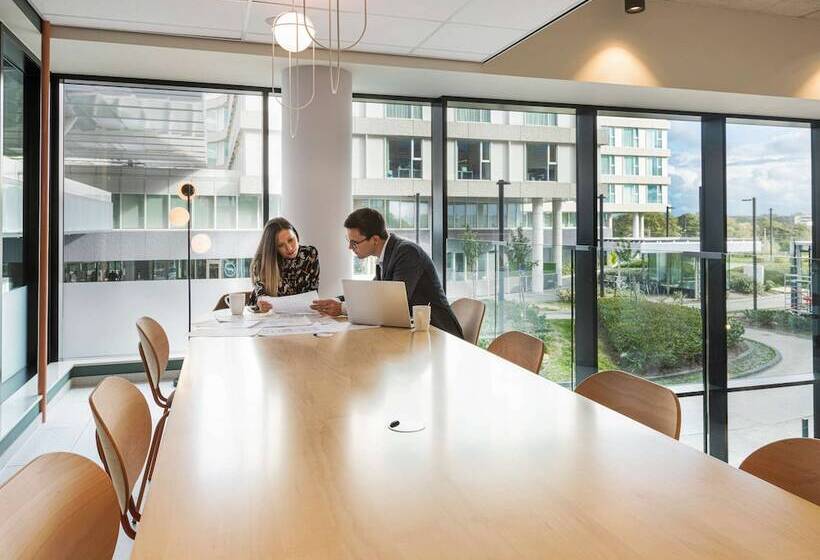 Отель Adagio Access Brussels Delta